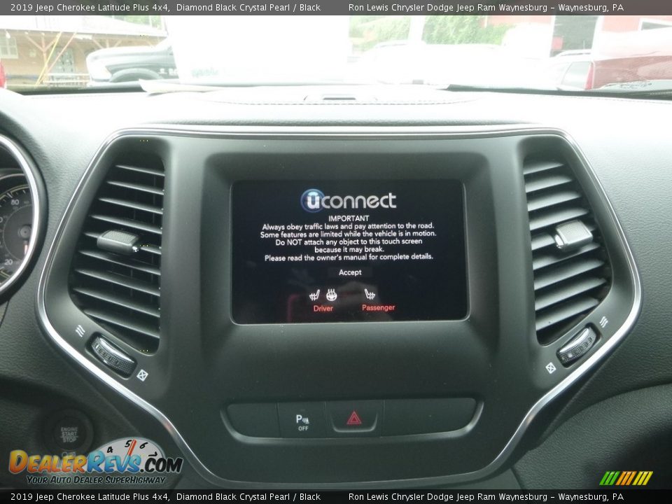2019 Jeep Cherokee Latitude Plus 4x4 Diamond Black Crystal Pearl / Black Photo #15