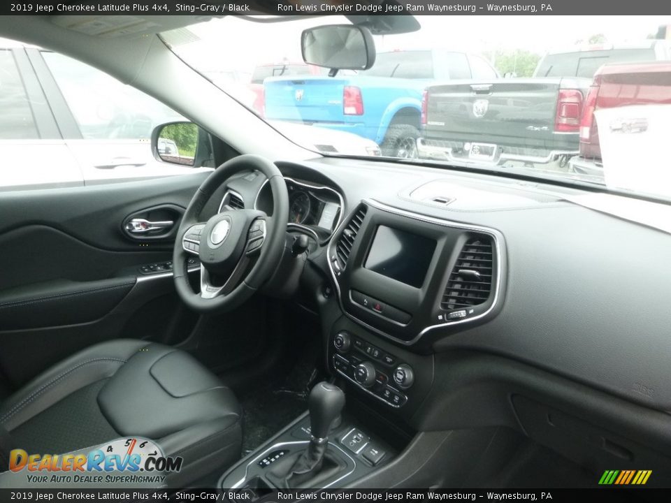 2019 Jeep Cherokee Latitude Plus 4x4 Sting-Gray / Black Photo #9