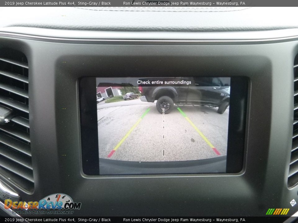 2019 Jeep Cherokee Latitude Plus 4x4 Sting-Gray / Black Photo #15