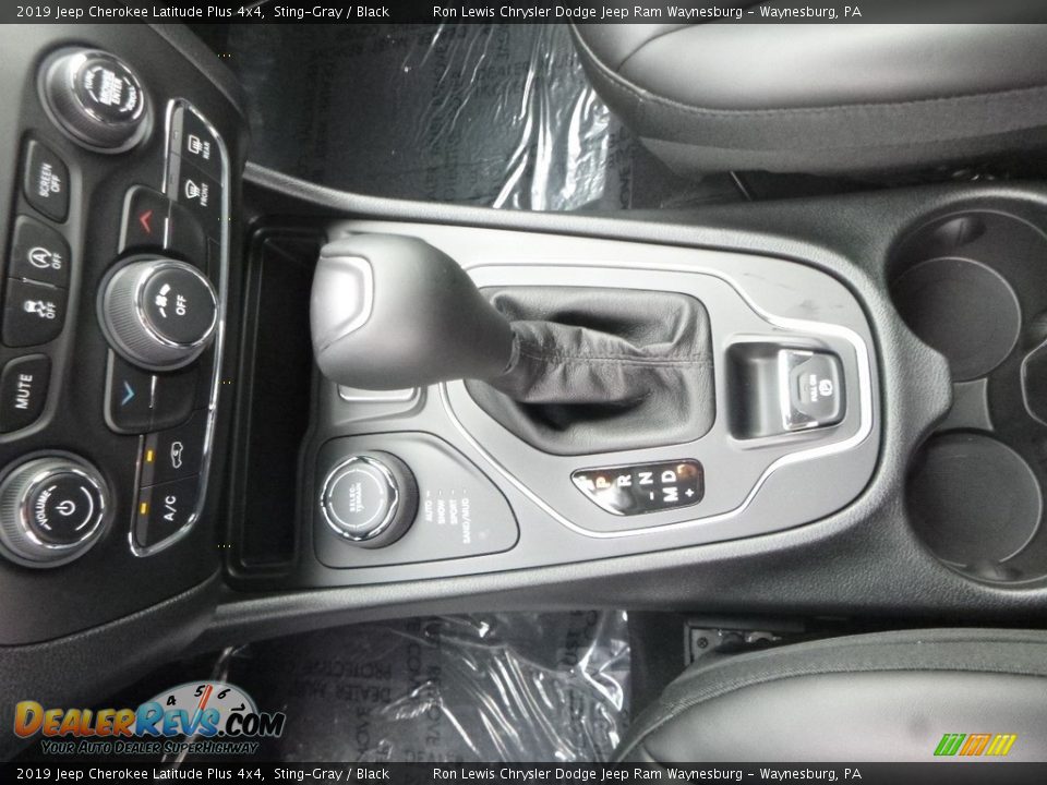 2019 Jeep Cherokee Latitude Plus 4x4 Sting-Gray / Black Photo #19