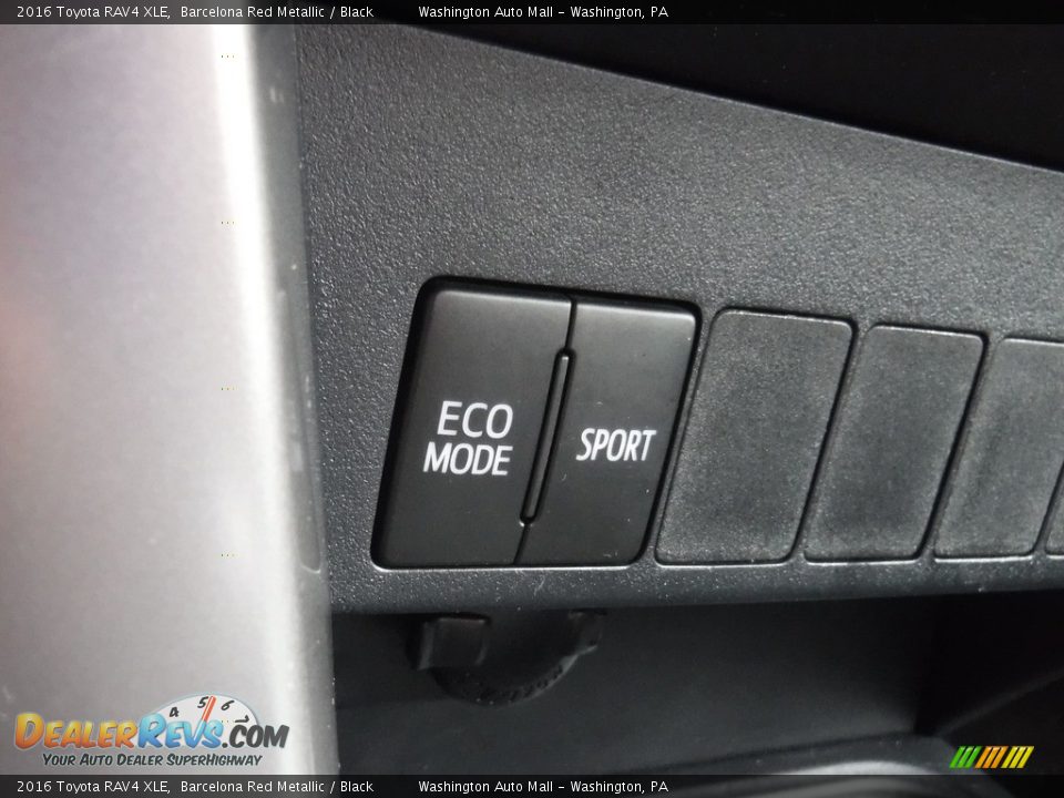 2016 Toyota RAV4 XLE Barcelona Red Metallic / Black Photo #16