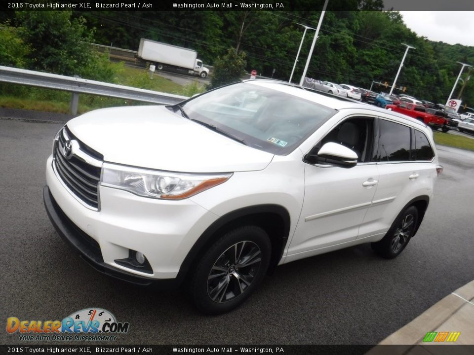 2016 Toyota Highlander XLE Blizzard Pearl / Ash Photo #6