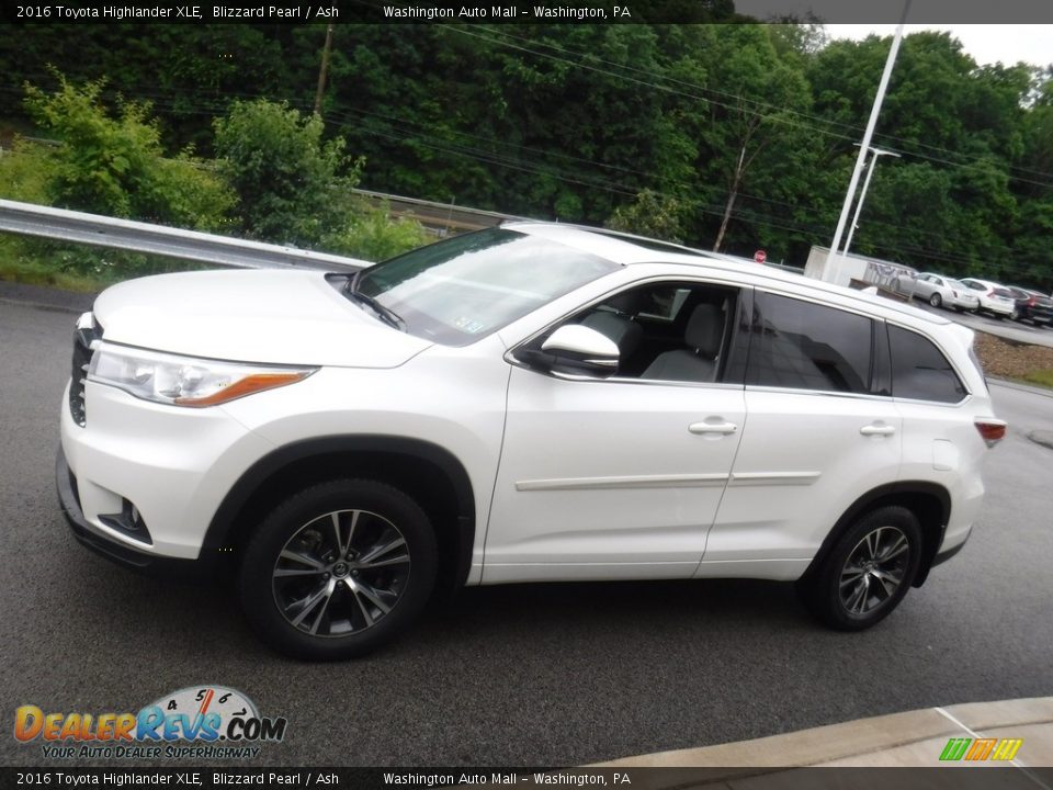 2016 Toyota Highlander XLE Blizzard Pearl / Ash Photo #7