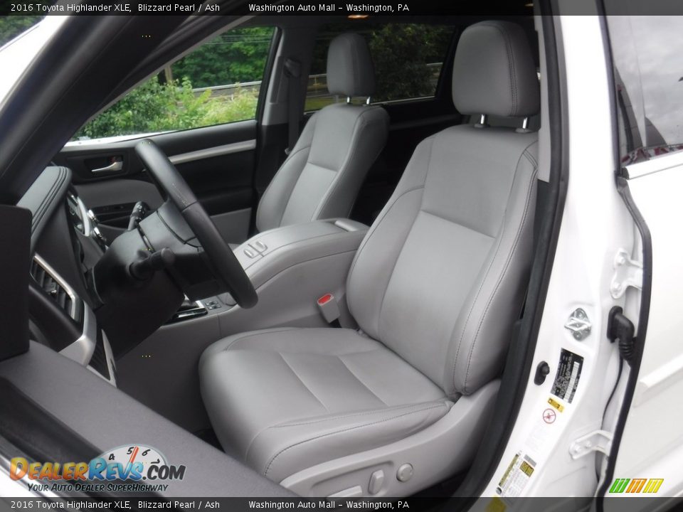 2016 Toyota Highlander XLE Blizzard Pearl / Ash Photo #12