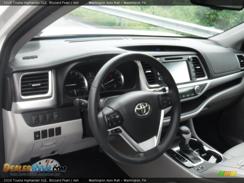 2016 Toyota Highlander XLE Blizzard Pearl / Ash Photo #14