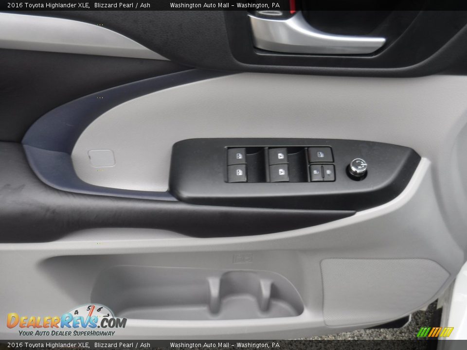 2016 Toyota Highlander XLE Blizzard Pearl / Ash Photo #15