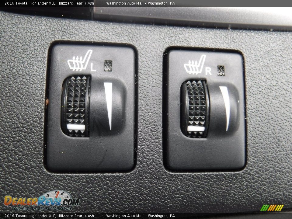 2016 Toyota Highlander XLE Blizzard Pearl / Ash Photo #19