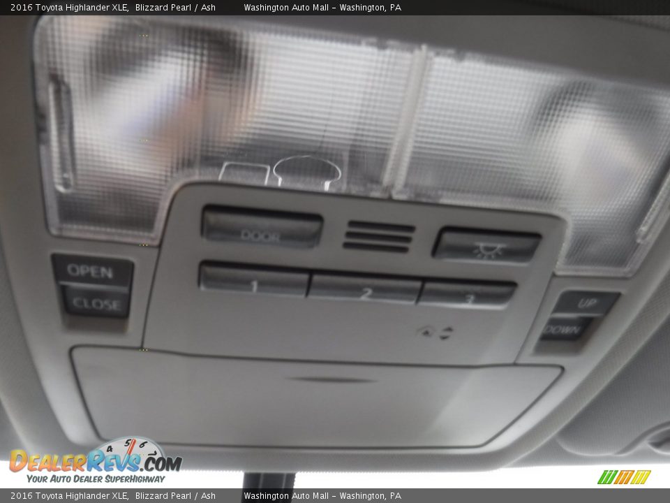2016 Toyota Highlander XLE Blizzard Pearl / Ash Photo #23