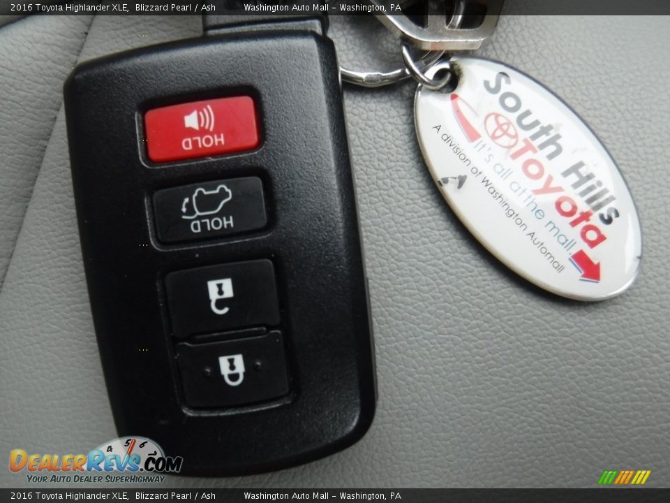 2016 Toyota Highlander XLE Blizzard Pearl / Ash Photo #28