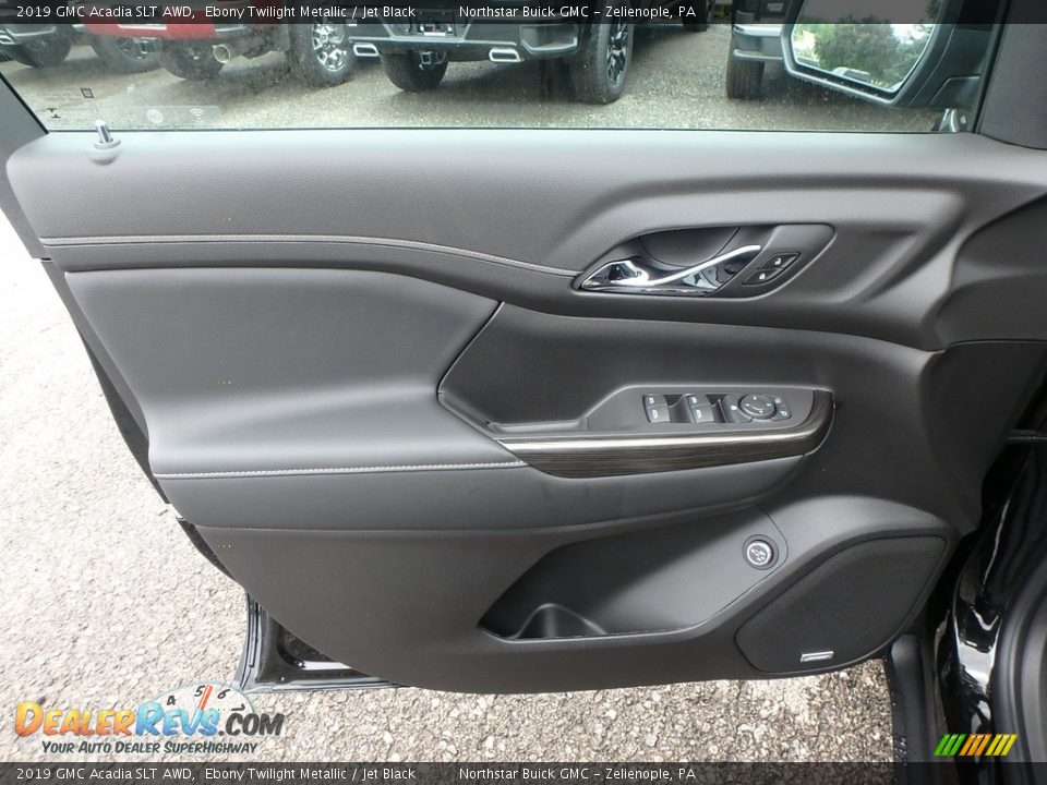 Door Panel of 2019 GMC Acadia SLT AWD Photo #14