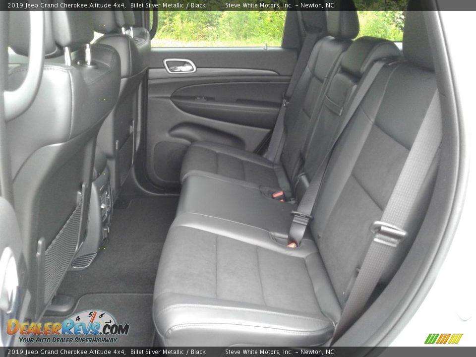 Rear Seat of 2019 Jeep Grand Cherokee Altitude 4x4 Photo #11