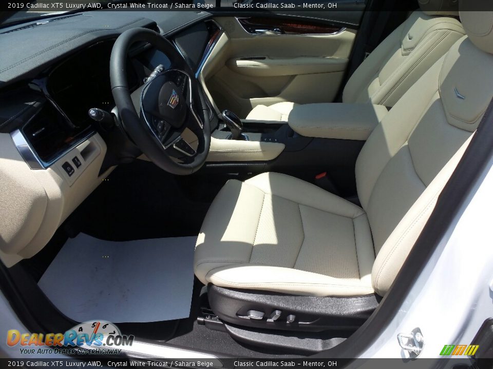 2019 Cadillac XT5 Luxury AWD Crystal White Tricoat / Sahara Beige Photo #2