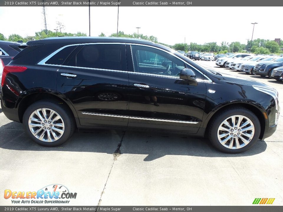 2019 Cadillac XT5 Luxury AWD Stellar Black Metallic / Maple Sugar Photo #2