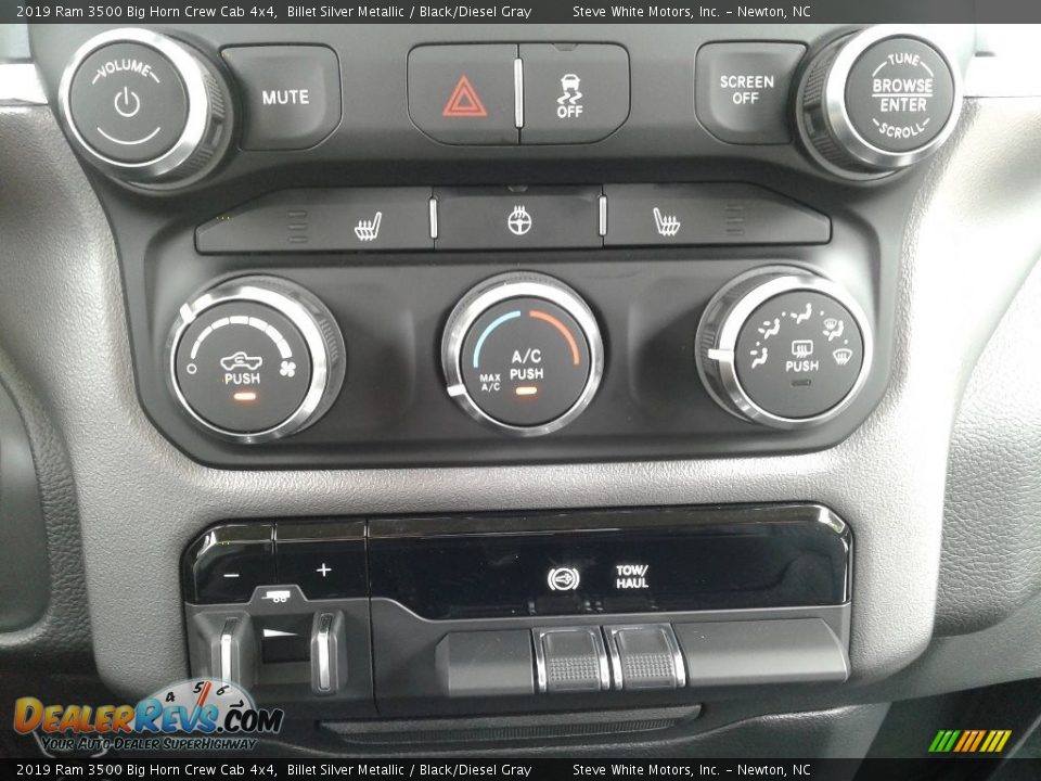 2019 Ram 3500 Big Horn Crew Cab 4x4 Billet Silver Metallic / Black/Diesel Gray Photo #28