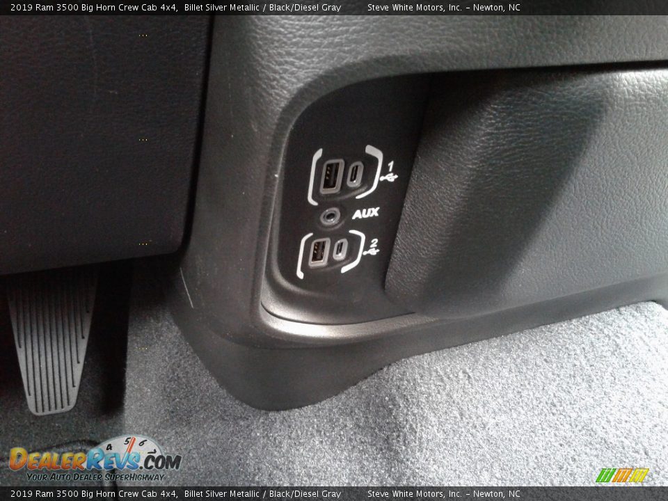 2019 Ram 3500 Big Horn Crew Cab 4x4 Billet Silver Metallic / Black/Diesel Gray Photo #29