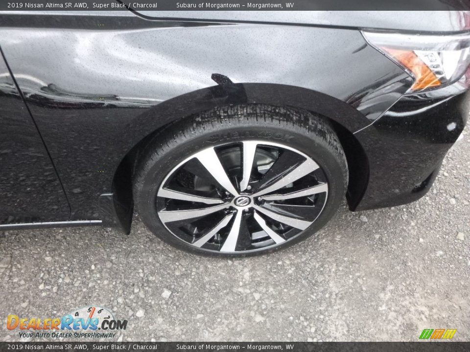 2019 Nissan Altima SR AWD Super Black / Charcoal Photo #2