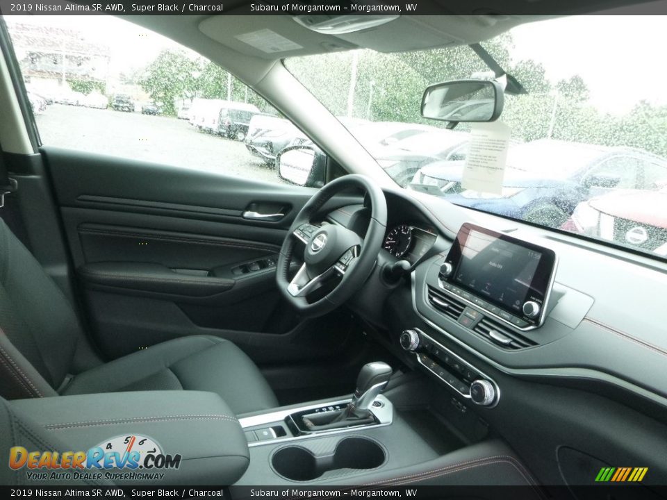 2019 Nissan Altima SR AWD Super Black / Charcoal Photo #11