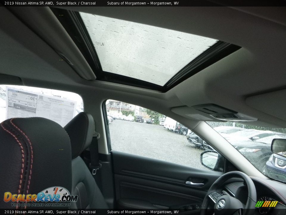 2019 Nissan Altima SR AWD Super Black / Charcoal Photo #12