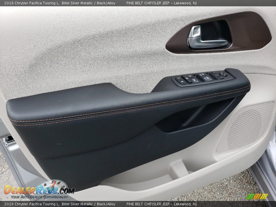 2019 Chrysler Pacifica Touring L Billet Silver Metallic / Black/Alloy Photo #8