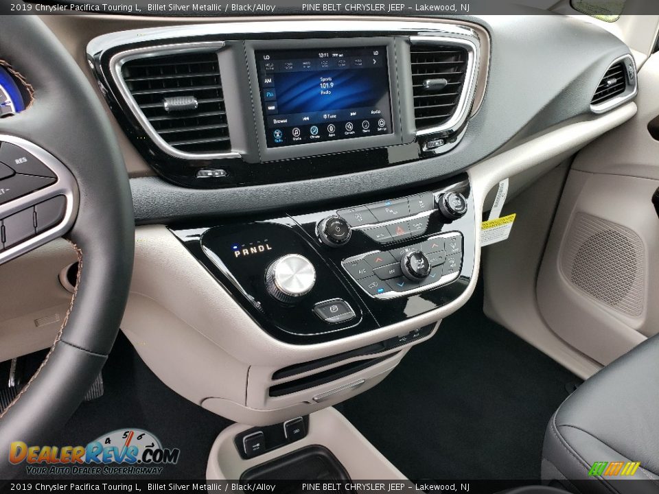 2019 Chrysler Pacifica Touring L Billet Silver Metallic / Black/Alloy Photo #10