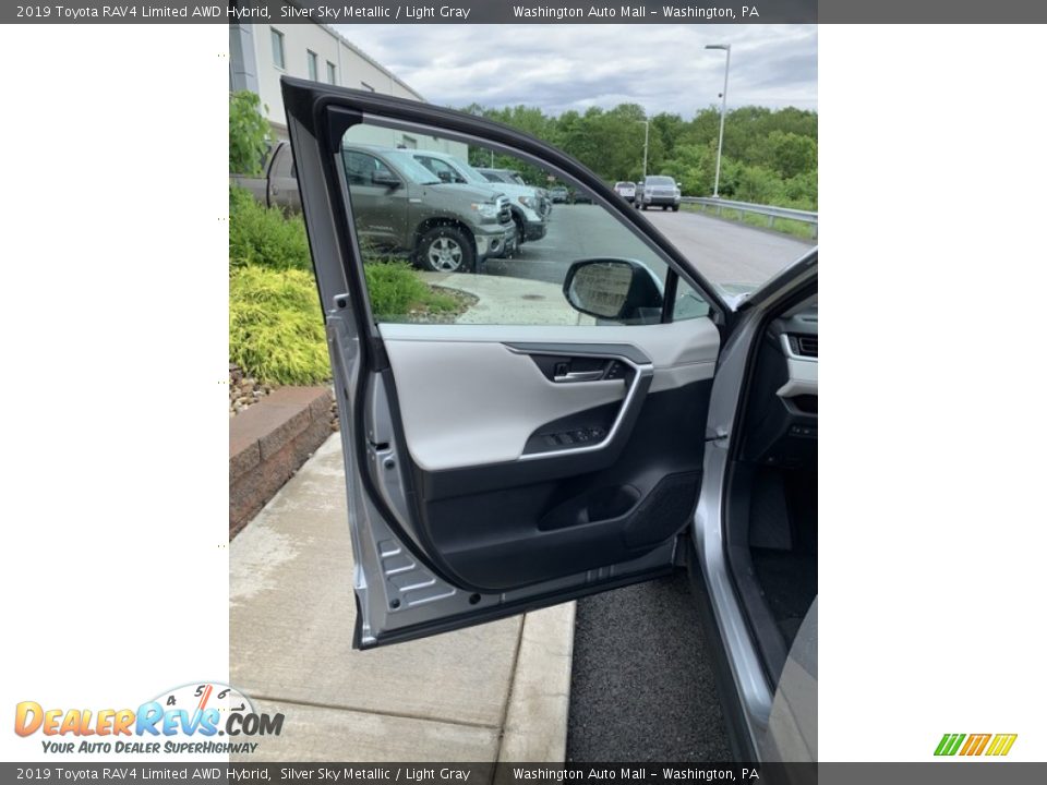 2019 Toyota RAV4 Limited AWD Hybrid Silver Sky Metallic / Light Gray Photo #8