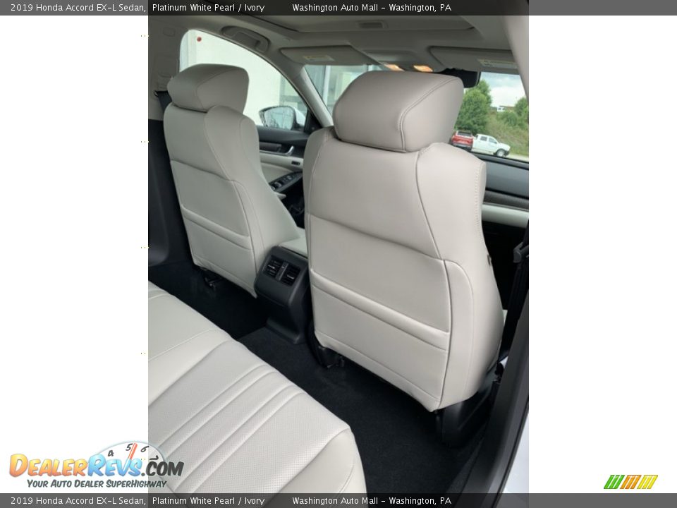 2019 Honda Accord EX-L Sedan Platinum White Pearl / Ivory Photo #24