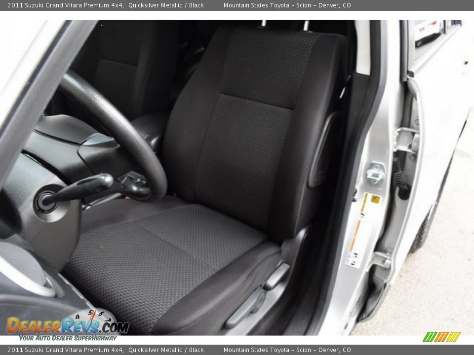 2011 Suzuki Grand Vitara Premium 4x4 Quicksilver Metallic / Black Photo #12