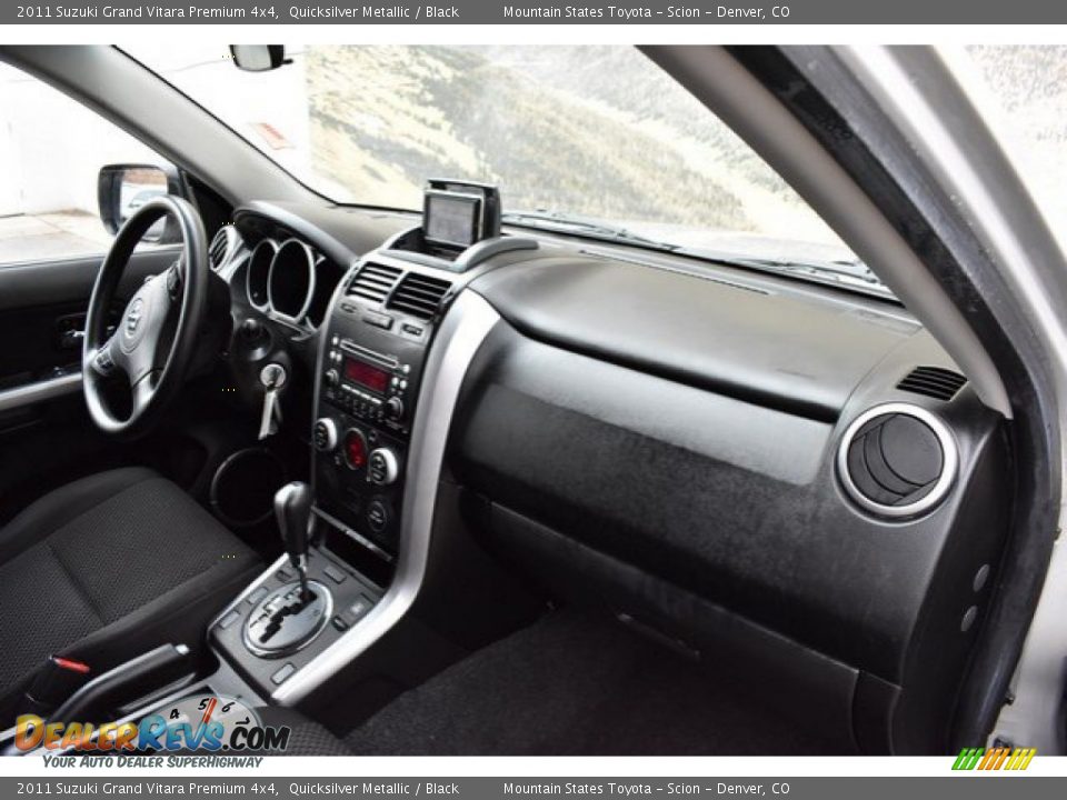 2011 Suzuki Grand Vitara Premium 4x4 Quicksilver Metallic / Black Photo #16