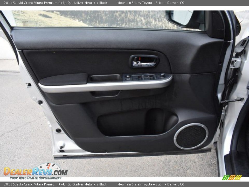 2011 Suzuki Grand Vitara Premium 4x4 Quicksilver Metallic / Black Photo #24