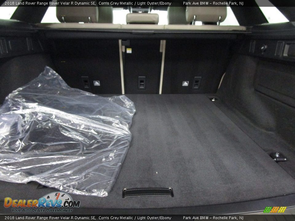 2018 Land Rover Range Rover Velar R Dynamic SE Corris Grey Metallic / Light Oyster/Ebony Photo #10