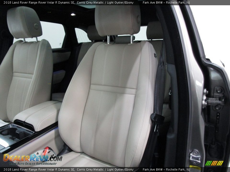 2018 Land Rover Range Rover Velar R Dynamic SE Corris Grey Metallic / Light Oyster/Ebony Photo #12