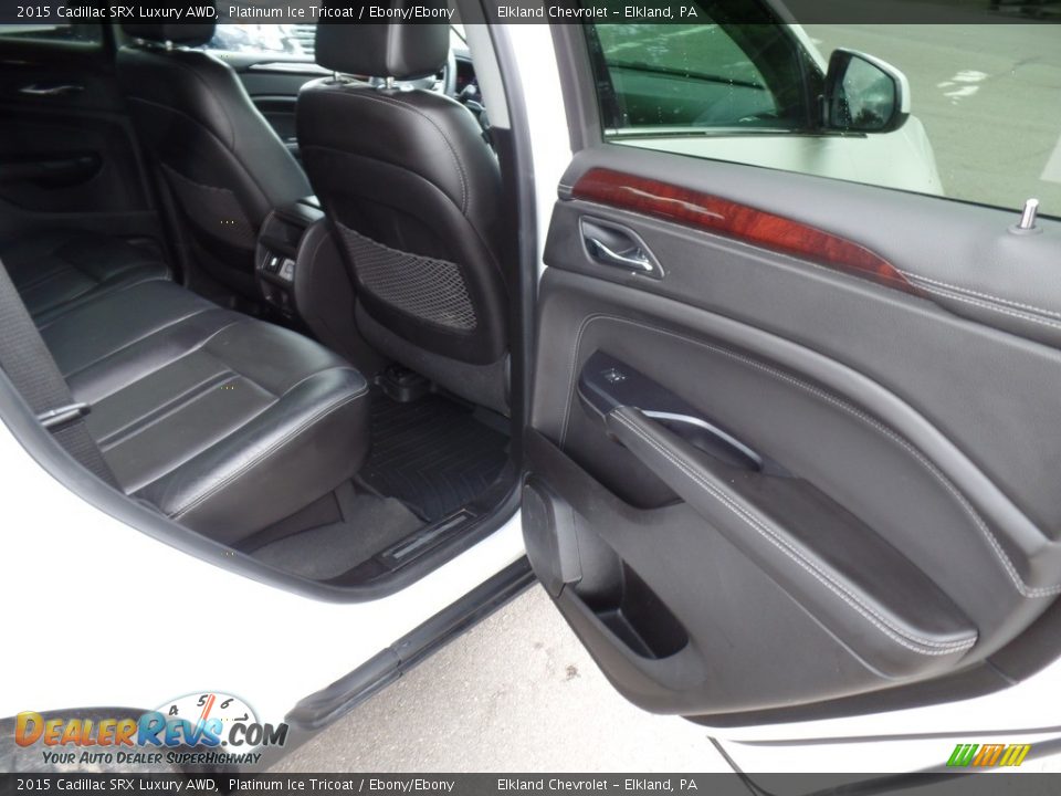 2015 Cadillac SRX Luxury AWD Platinum Ice Tricoat / Ebony/Ebony Photo #30