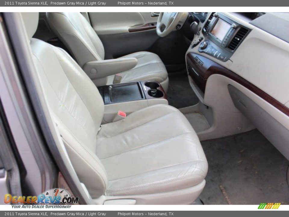 2011 Toyota Sienna XLE Predawn Gray Mica / Light Gray Photo #26