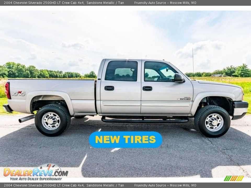 2004 Chevrolet Silverado 2500HD LT Crew Cab 4x4 Sandstone Metallic / Tan Photo #2