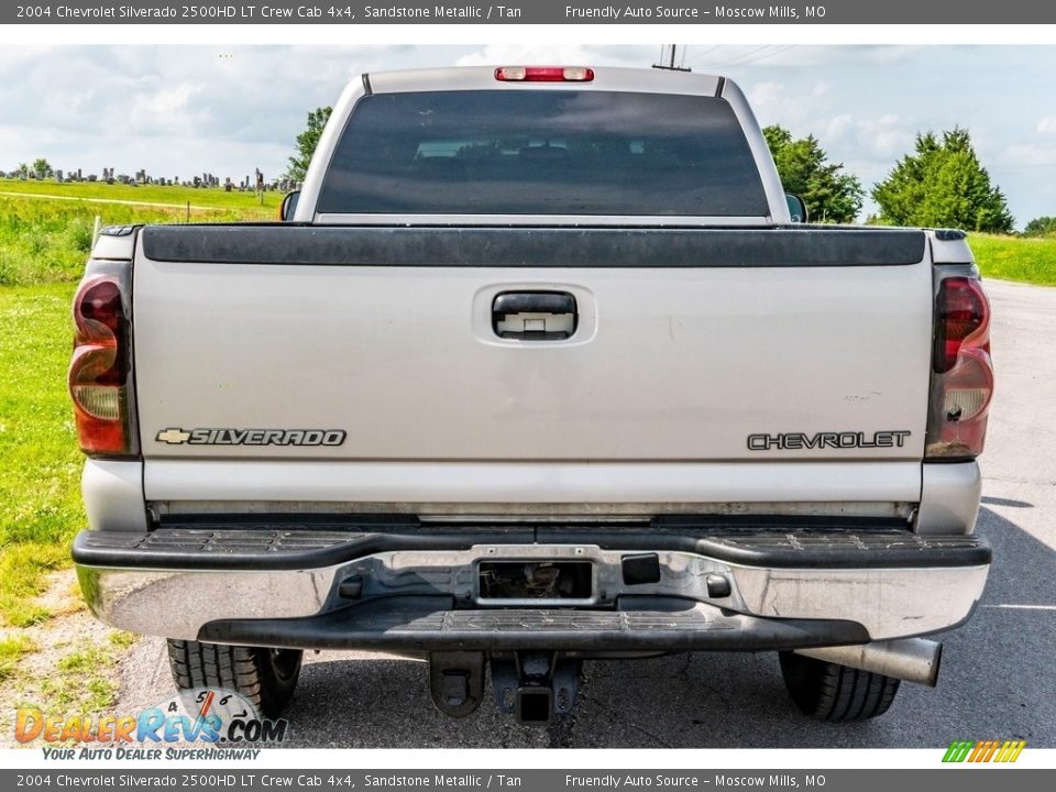 2004 Chevrolet Silverado 2500HD LT Crew Cab 4x4 Sandstone Metallic / Tan Photo #4