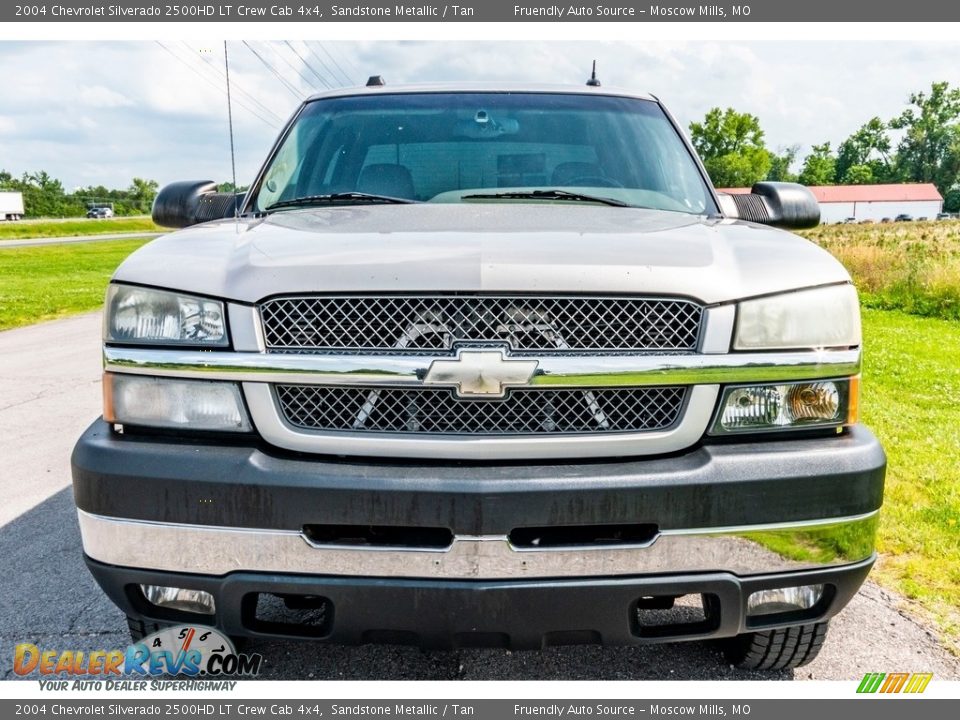 2004 Chevrolet Silverado 2500HD LT Crew Cab 4x4 Sandstone Metallic / Tan Photo #9