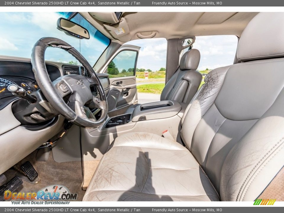 2004 Chevrolet Silverado 2500HD LT Crew Cab 4x4 Sandstone Metallic / Tan Photo #11