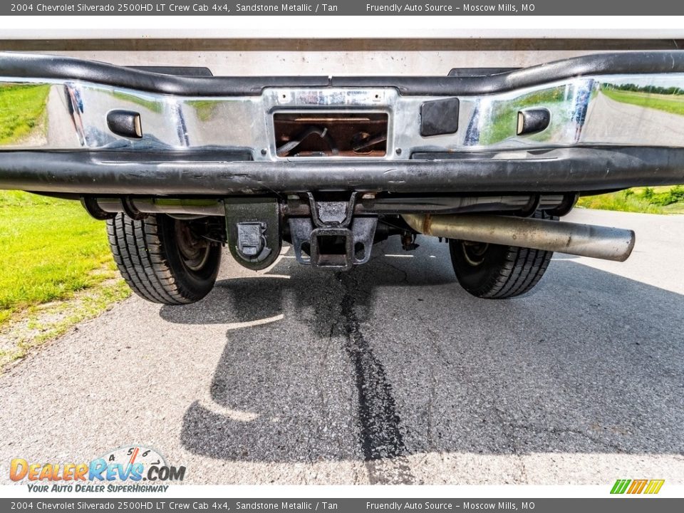 2004 Chevrolet Silverado 2500HD LT Crew Cab 4x4 Sandstone Metallic / Tan Photo #27