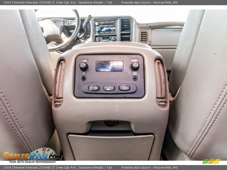 2004 Chevrolet Silverado 2500HD LT Crew Cab 4x4 Sandstone Metallic / Tan Photo #32