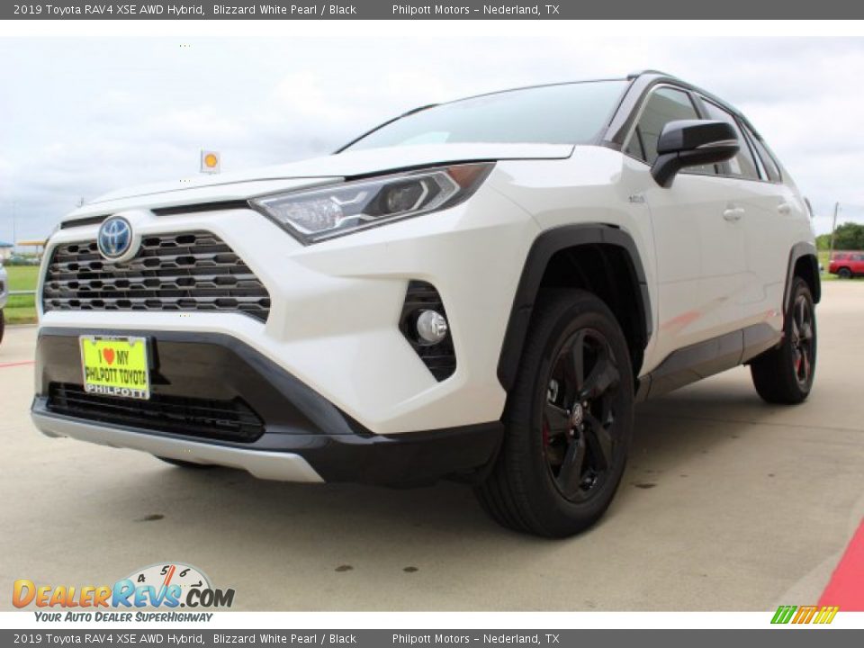 2019 Toyota RAV4 XSE AWD Hybrid Blizzard White Pearl / Black Photo #4