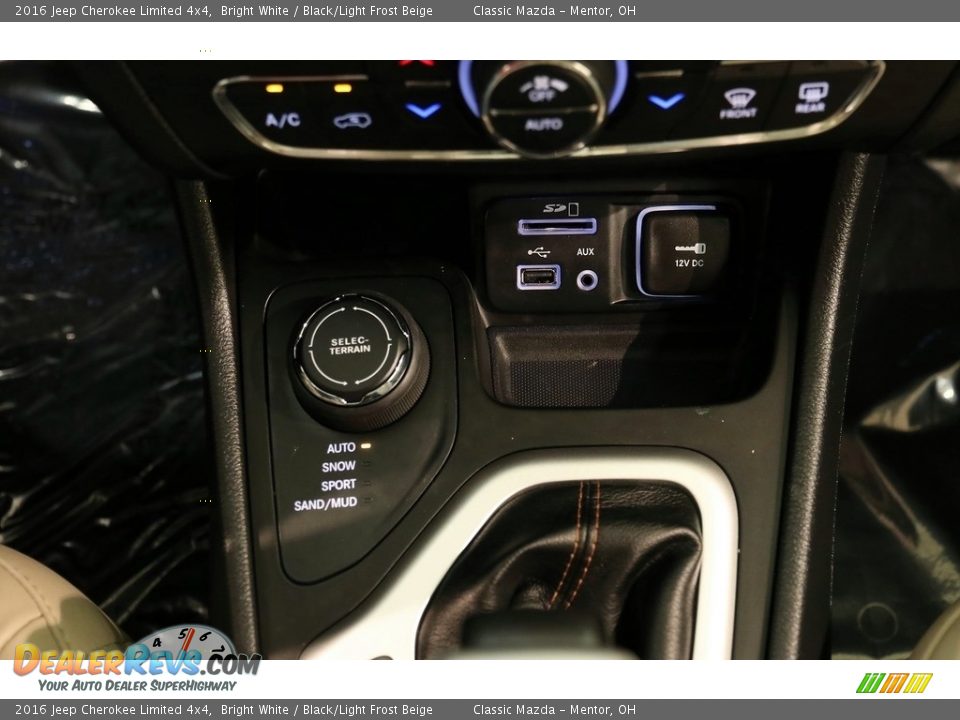 2016 Jeep Cherokee Limited 4x4 Bright White / Black/Light Frost Beige Photo #17