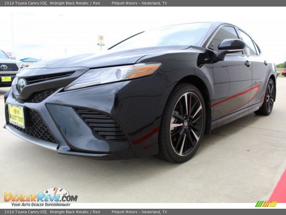 2019 Toyota Camry XSE Midnight Black Metallic / Red Photo #4