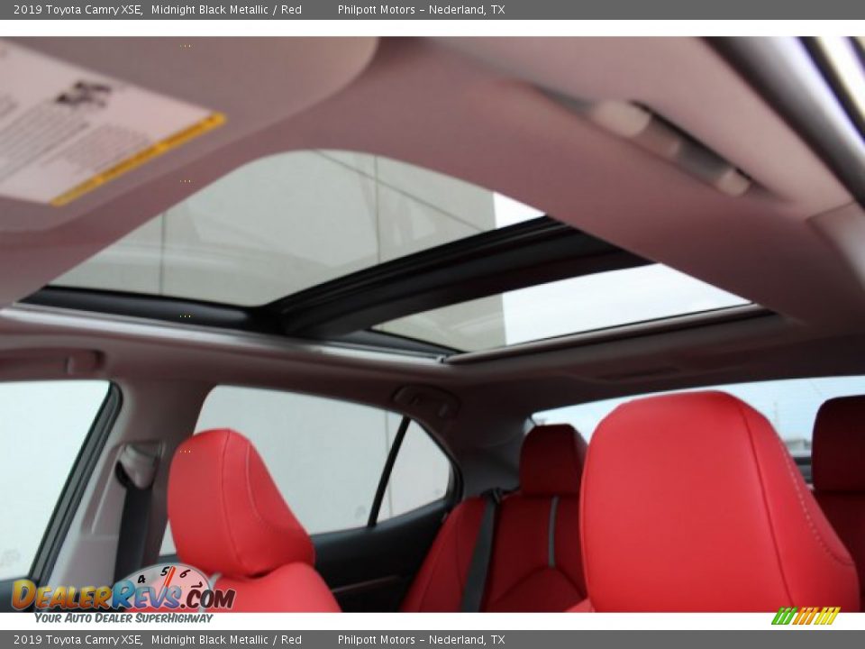 2019 Toyota Camry XSE Midnight Black Metallic / Red Photo #18