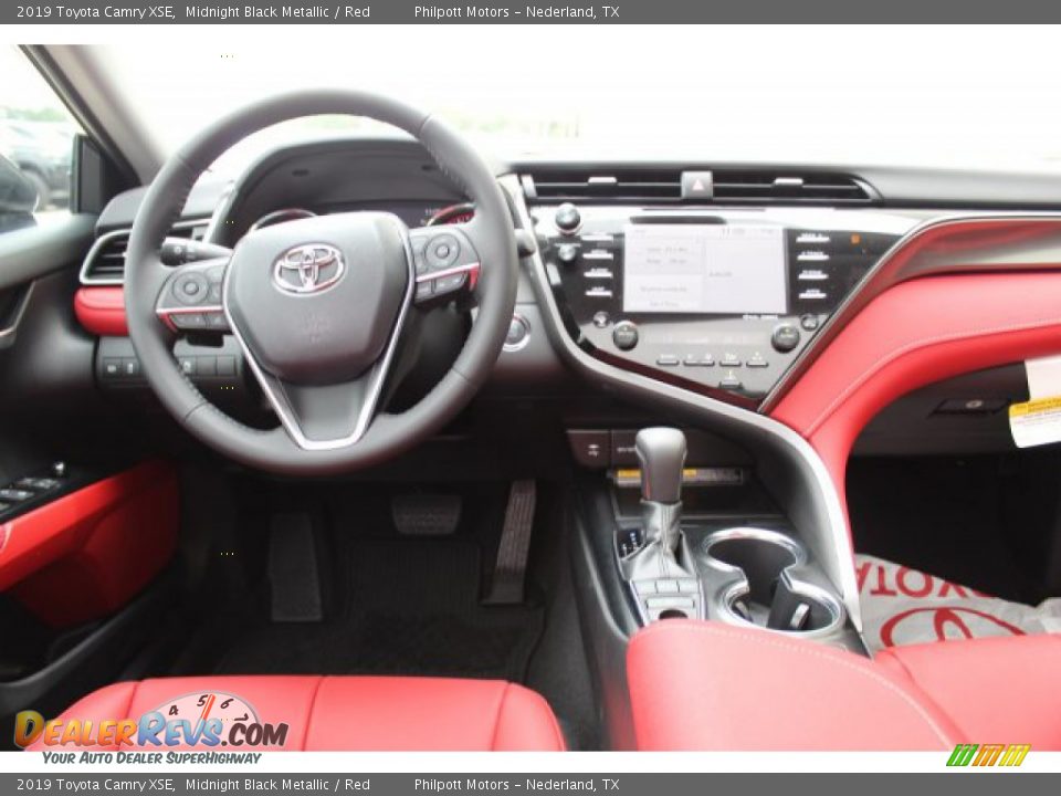 2019 Toyota Camry XSE Midnight Black Metallic / Red Photo #19