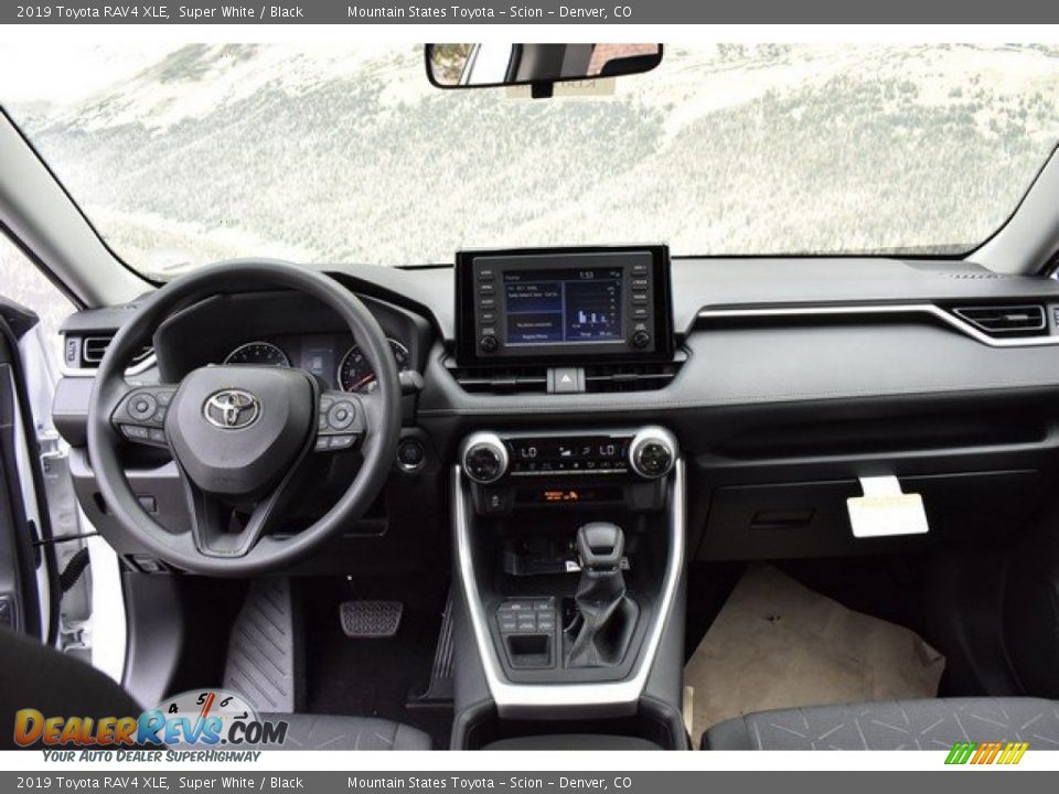 2019 Toyota RAV4 XLE Super White / Black Photo #7