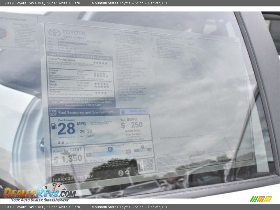 2019 Toyota RAV4 XLE Super White / Black Photo #11