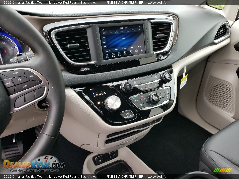 2019 Chrysler Pacifica Touring L Velvet Red Pearl / Black/Alloy Photo #10