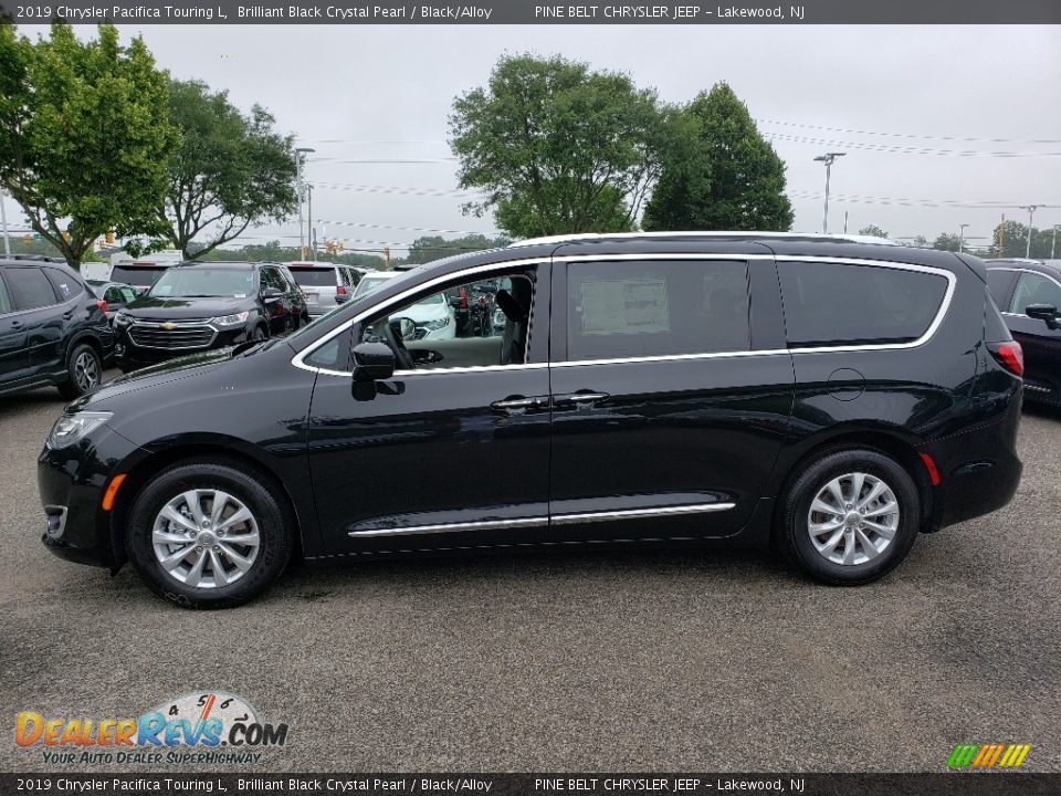 2019 Chrysler Pacifica Touring L Brilliant Black Crystal Pearl / Black/Alloy Photo #3
