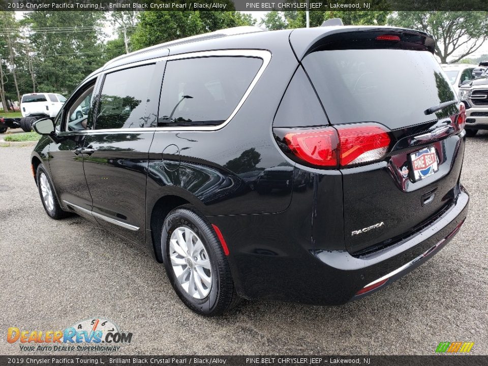 2019 Chrysler Pacifica Touring L Brilliant Black Crystal Pearl / Black/Alloy Photo #4
