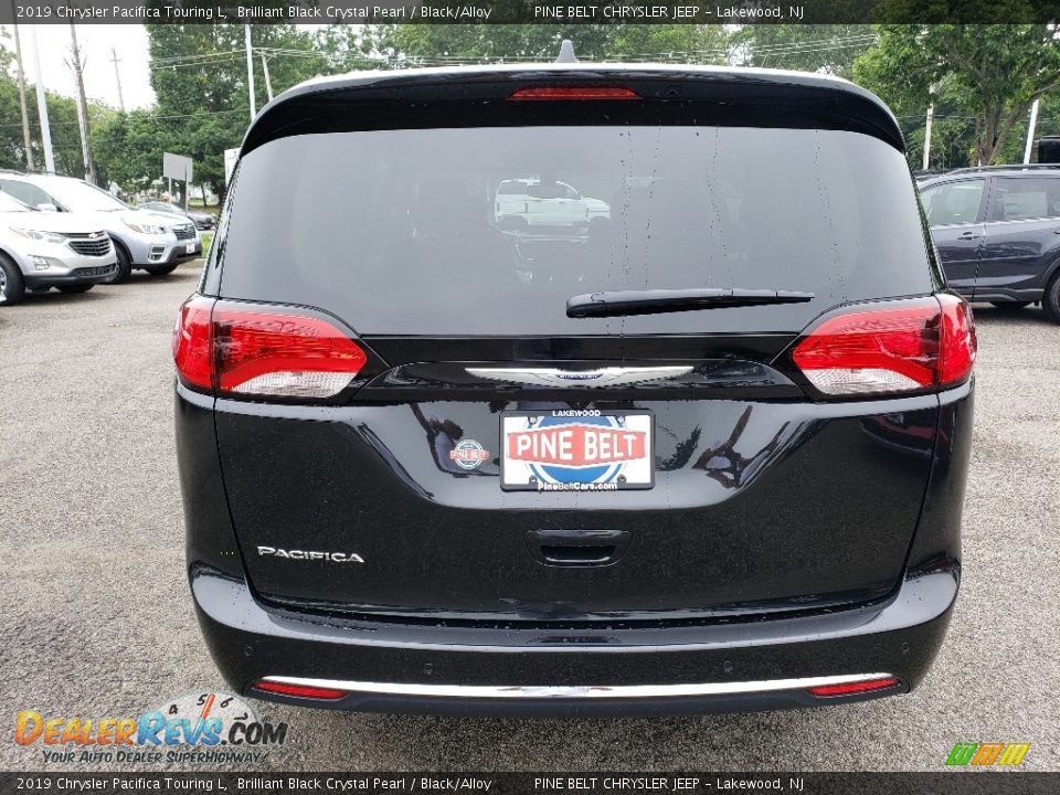 2019 Chrysler Pacifica Touring L Brilliant Black Crystal Pearl / Black/Alloy Photo #5